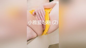 扒开骚逼老婆的蓝色小内内大鸡巴直接插入 站立后入无套猛操 一顿疯插爆操 最后弄喷水 好敏感的小骚货 包射