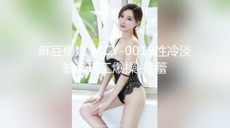 KTV里的高跟美女 这裙子开叉这么高 我喜欢