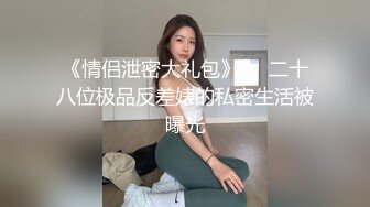 18岁年轻小妹妹露脸一个人陪狼友发骚，逼毛都还没长齐好刺激，揉奶摸逼给狼友看，道具塞逼里好性感不要错过