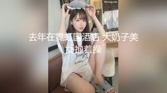 贫乳美眉 被大肉棒无套输出 骚叫的喘不过气来 拔枪射一肚皮 超级满足了