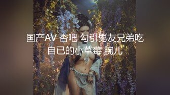   一脸骚样女仆装极品颜值美女，脱下丁字裤咬在嘴里，抖动美臀超嫩粉穴，舔弄炮友大屌