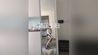 姿色挺不错的少妇,被操一会就要去尿尿,不给去就哭肚子疼