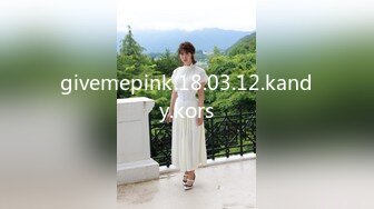 游泳馆更衣室洞中偷窥美女换衣服