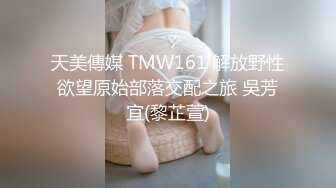 KTV女厕偷拍鸭舌帽美女极品小嫩鲍和咱乱无章的阴毛