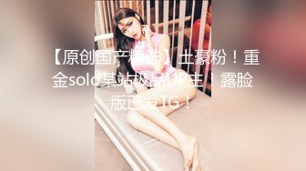 【绿帽狂❤️淫荡妻】找哥们一起满足饥渴电臀女友_全都无套齐插骚逼_前裹后操_哥们竟操内射了_完美露脸