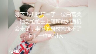 挑逗内心最深处的欲望！OnlyFans极品网红模特 Tharinton绝美花瓣浴诱惑！唯美和性欲融为一体