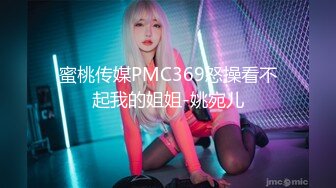 后入00后小女友，小穴很嫩